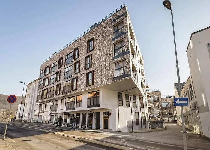 Dinbnb I 1 Minute To Tram! Newly Built With Balcony & 3 Beds Διαμέρισμα