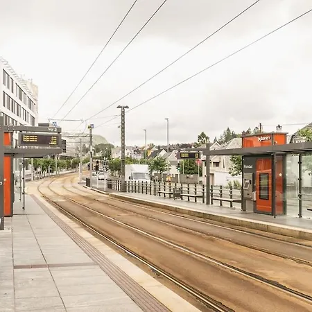 Dinbnb I 1 Minute To Tram! Newly Built With Balcony & 3 Beds Apartamento *